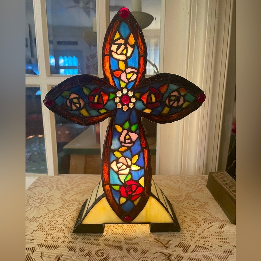 Beautiful Tiffany Lamp Christmas Christian Religious Stained Glass Holy Cross